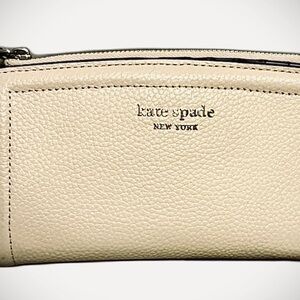 🚨PRICE DROP🚨Kate Spade Knott Slim Bifold Wallet ✨